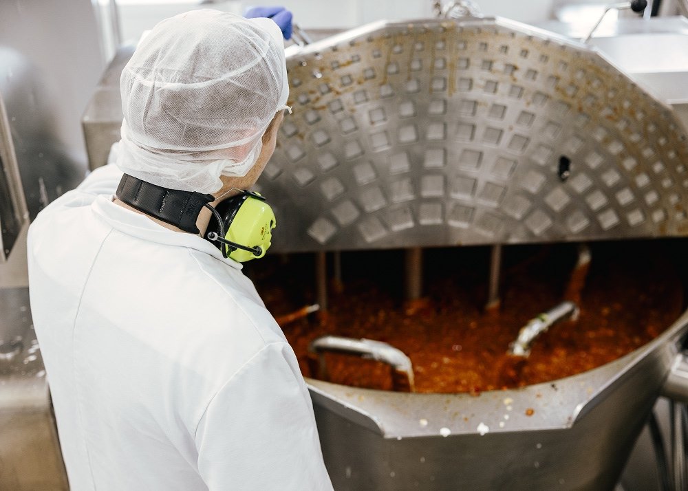 industry agreement on cutting food waste