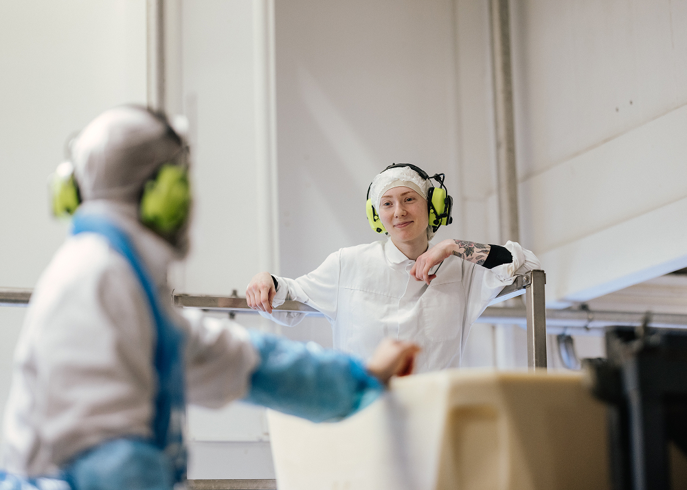 kitchen and freeze-drying team